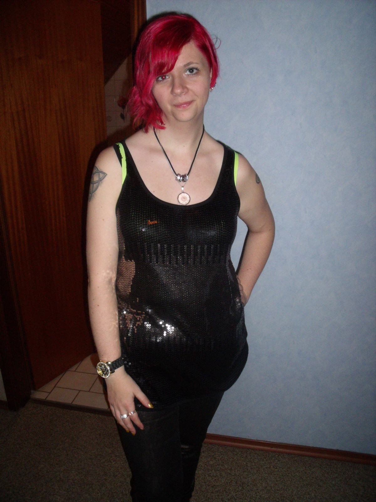 Rencontre Européenne Trentaine Thérésaa fille par telephone